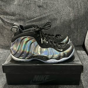 Nike Foamposite hologram